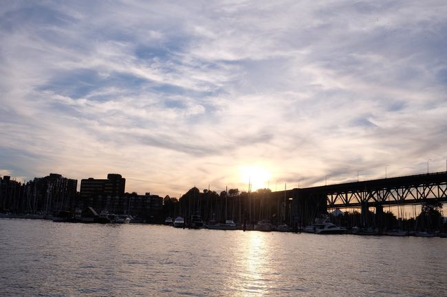 帰りも渡し舟的な船にのって帰ります。<br />もうすぐ日が暮れます〜<br />長い1日でした。