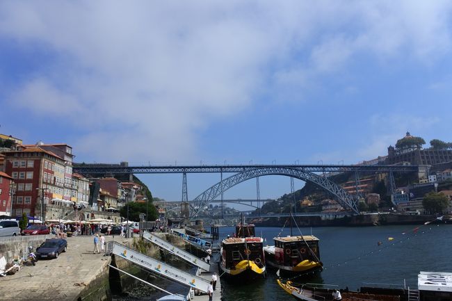 　日差しが強くなってくる中，ドウロ川沿いを歩いてみました。