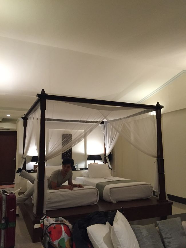 部屋広っっ！って、なりました。<br />縦長のお部屋です。綺麗に清掃されていて、リラックスできます。<br />テレビはありませんが、Boseのオーディオがあります。音めっちゃ良かった（笑）