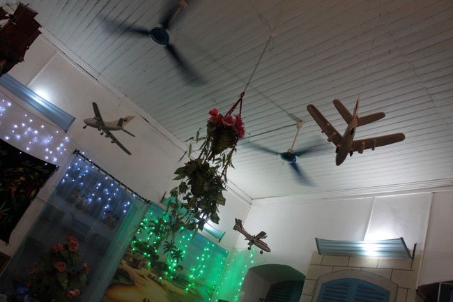 夕食は徒歩10分くらいの場所にあったスリランカ料理屋さん<br />巨大なネズミが走っていたのにはびっくり