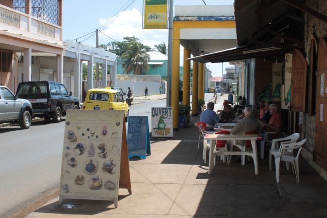 中心の大通り<br />日本人の観光客が少ないらしくもっと来てよと在住の西洋人が言っていました