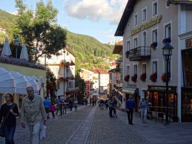 オルテセイの町を散策、、S.クリスティーナよりはだいぶ大きい。