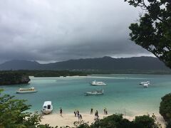 川平湾に到着。
うーん、やっぱり曇ってる？(*_*;