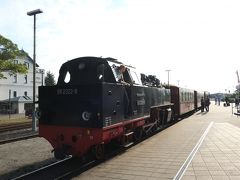 【3日目】2016年9月12日（月）ロストック→キュールングスボルン→ヴァルネミュンデ→ロストック

今日はまず、鉄道でロストックからバート・ドーベランまで行き、そこから蒸気機関車が走るモリー鉄道に乗り、海辺のリゾート地、キュールングスボルンへ。乗車賃は往復で14ユーロ。バート・ドーベラン駅に停車するSL。