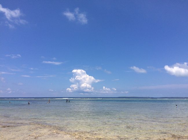 何処まで果てしなく美しい海。<br />明日、もう帰るんだとなぁと切なくなってきました。