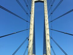 呼子大橋を渡り