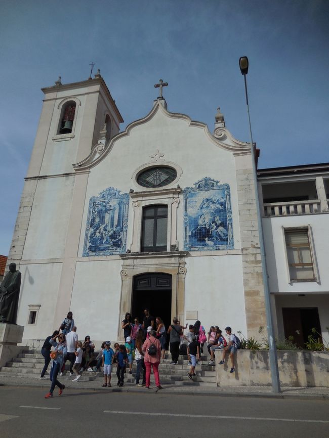 教会を見学。<br />観光していて疲れると教会に入って休ませてもらっています。<br />ベンチがあるし涼しいし。<br />そしてやはり美しいものは美しい。<br />クリスチャンではないけれど建物の美しさ、信者の方のお参りの姿の美しさ。<br />見ていると心が落ち着きます。<br /><br />