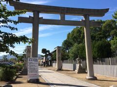 大石神社につきました。

ちょっと歩いただけですが、直射日光で、溶けてしまいそうでした。