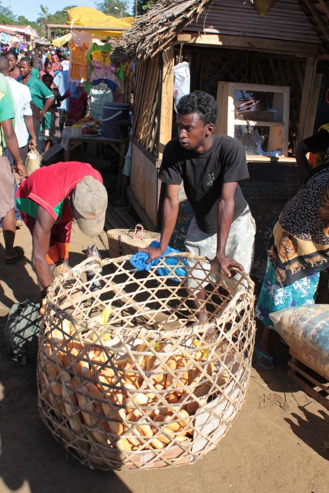 みんな大好きフランスパン<br />売上も好調なようです
