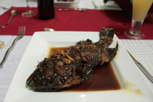 今夜もホテルで夕食<br />昨夜、主人が頼んだお魚があまりにも美味しかったのでポテト抜きで再び頼みました