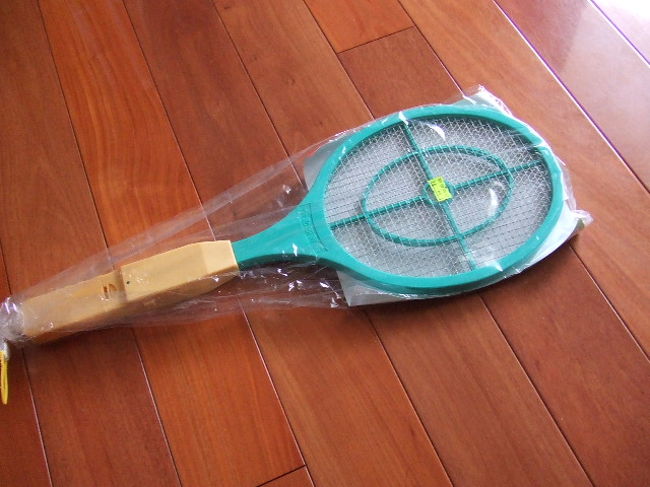 蚊取り機　100元<br /><br />台湾の一家に一つは必要です