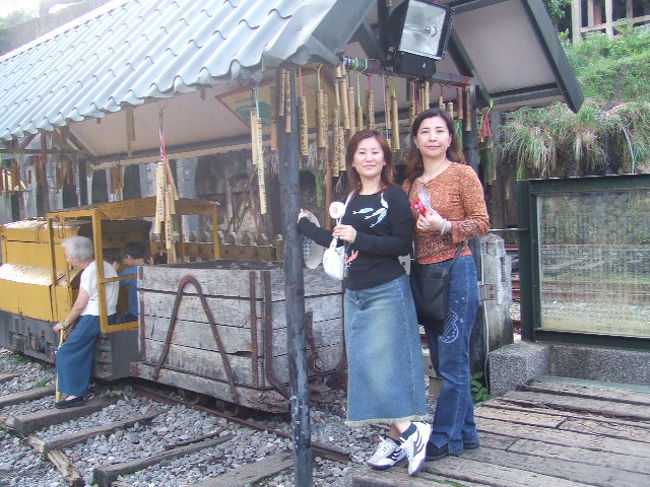 菁桐駅<br /><br />平渓線の終点駅。日本統治時代の木造駅舎がそのまま残っており、周辺にも木造建築がいたるところに残こっています。<br /><br />・アクセス　<br />東部幹線：台北駅〜瑞芳駅（所要約45分）<br />平渓線：瑞芳―菁桐間（所要約45分（30元）