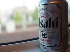 食べっ放しの一人旅もあっという間に終了。
帰りもビール飲みながら（笑）

また、食べ歩き旅行したいな～。