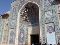 【Shah Cheragh 廟】シラーズの街、特に旧市街の中心にあるのがシャー　チェラーク廟です｡イラン全国からシーア派の巡礼地として多くの信徒が集まってきます。