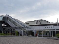 タクシーで米原駅までやってきました。　エクシブからの第一便のバスを利用すれば無料だったのですが、米原から利用する、予約済みの特急列車の時間に間に合うかビミョーな感じで、朝からドキドキするのもイヤなので、タクシーにしたのです。