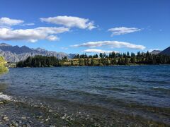 ワカティプ湖は広さもですが、風が強いので波も立ち、まるで海のようです。