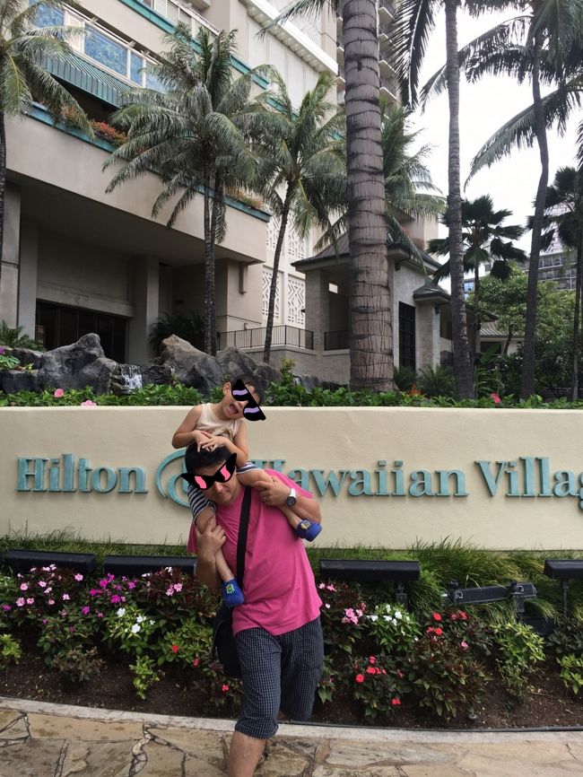 今日の朝は、ちょっとノンビリ起きました。<br />なぜなら…<br />昨日の散歩中に、ウィンダムのセールス担当さんにキャッチされ「説明会に参加したら、朝食と$１００プレゼントしちゃうわよ〜。買わなくてもいいんだから、お得な話よ〜」と。<br />特に予定ないし、朝ゴハンと$１００に釣られて参加することになっちゃってましたσ(^_^;)<br /><br />アウトリガーリーフのショアバードでの朝食の後の説明会９０〜１２０分。<br />朝食は…ビュッフェでしたが品数少なく、う〜ん、お金出しては行かないかなぁ…<br /><br />説明会は…最後に「ノー！！」と言い切って終了、最後に$１００分のアメックスのプリペイドカードいただきました。