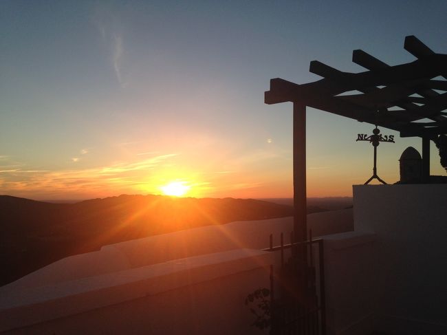 なんで私が75ユーロのスーペリアにしちゃったかと言いますと、マルヴァオン行きを急遽1か月前に決めたから安いお部屋はすでに満室だったのです。<br />でもこのテラスからの眺めは最高！！スーペリアにして良かった(T_T)