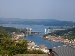 山頂に到着すると四国方面の島々が見え、とてもいい景色