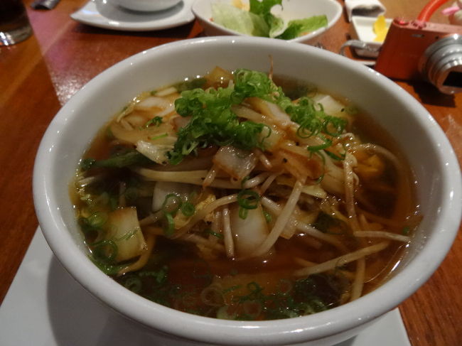 ラーメン2 Slurping down the Shin-Jiro-style ramen with thick, firm