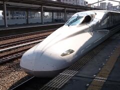 Ｎ７００Ａカモノハシ新幹線ひかり４９５号が西明石駅に入線しました。