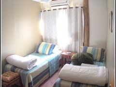 【イーリャ・グランジ】

これがお二人用の部屋....小さいけども、清潔です。