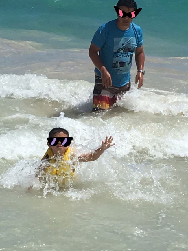 転倒！<br /><br />…などと楽しく遊んでいましたが、だんだん風が強くなってきました。<br />ので、シャワーを浴びて更衣室で着替えます。