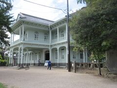 明治の建物興雲閣は松江城の城内にあります。