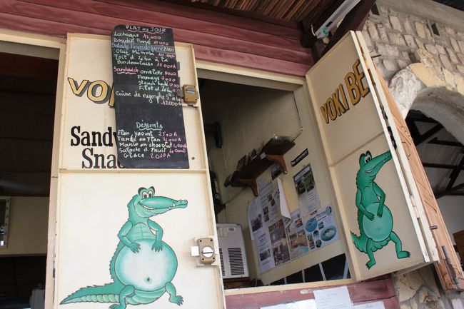 朝食はワニの絵が可愛いカフェで