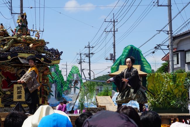 こうなれば、たかが女ひとり。力づくで楓から文箱を奪おうとする追手ですが、