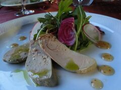 夕食はtripadoviserでｼｮﾌﾟﾛﾝ１位のErhardtで。
フォアグラの前菜
