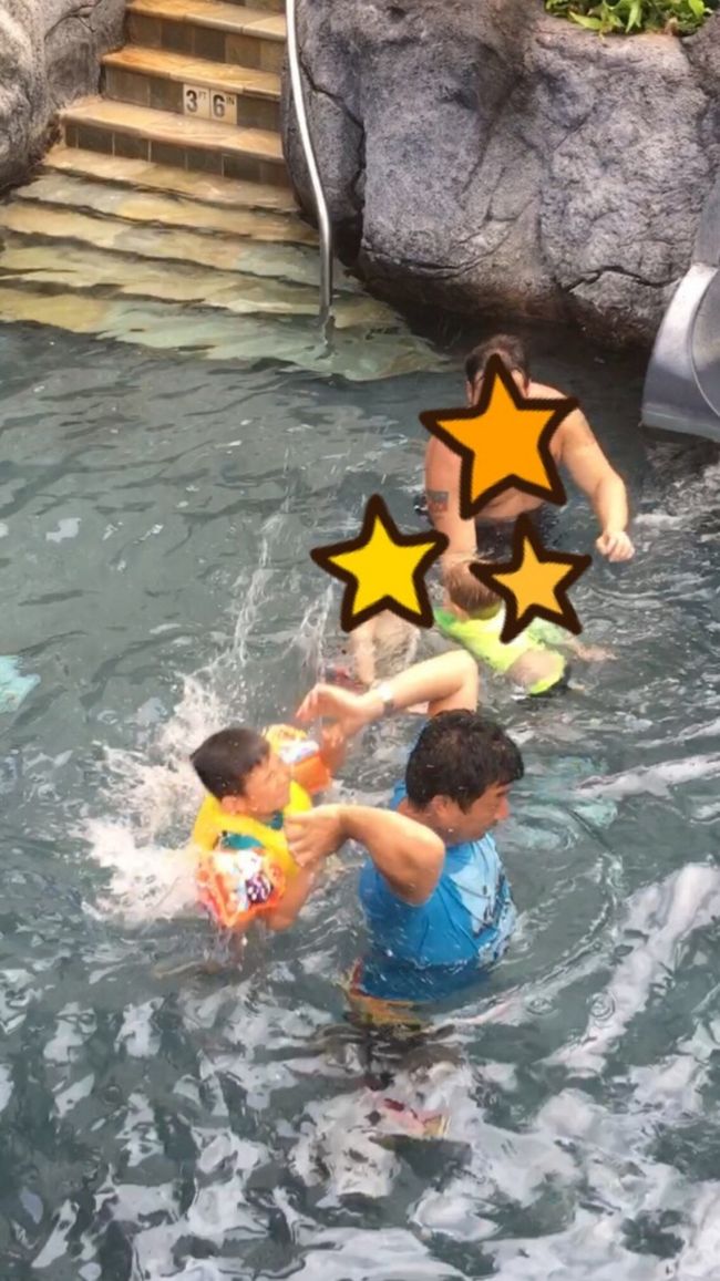 パパの背中からの〜〜