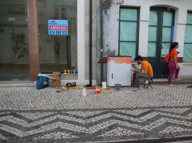 消火栓（？）のボックス？<br />町中のボックスにいろんな人がいろんな絵を描いていました。