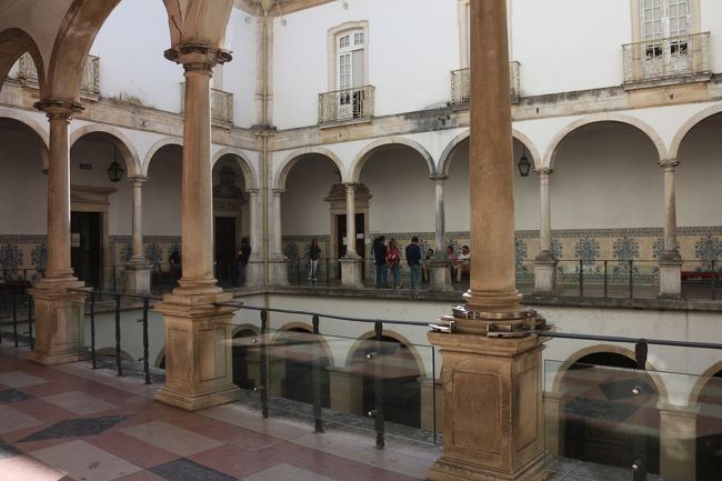 最後に回廊を抜けて外へ出る。