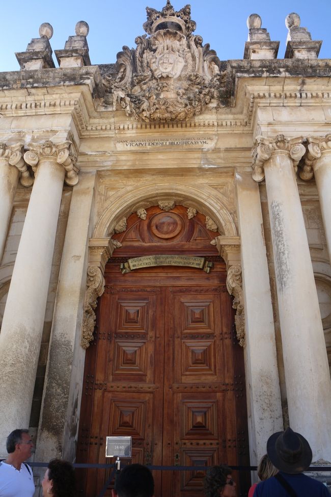 時刻になっても入口はクローズされたまま。１０分後くらいに扉があいたが、意外と時間はアバウトなようだ。<br />