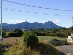 榛名山がくっきり。
右から浅間山（水沢山）、ニツ岳、相馬山。そして微かに榛名富士。