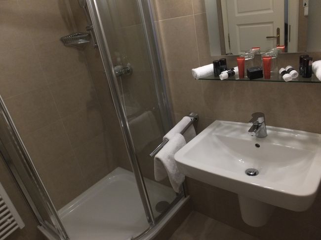 【プラハの宿】<br /><br />シャワールーム。<br /><br />