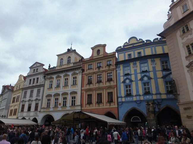 【旧市街広場】<br /><br />旧市街広場までやってきました