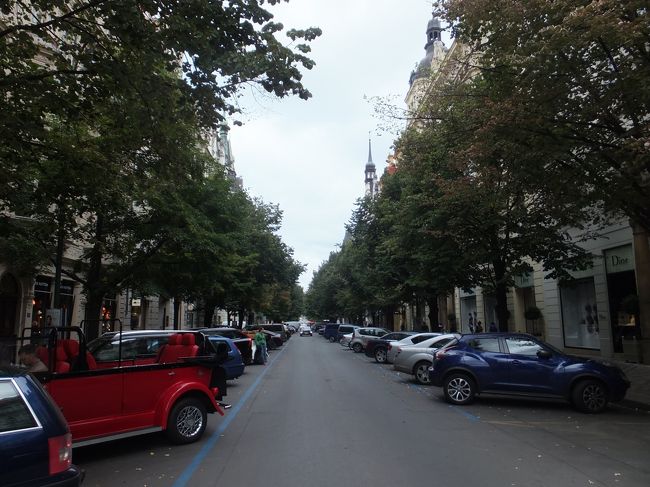 【街並み】<br /><br />確かパリ通り、と呼ばれている通りだったかと