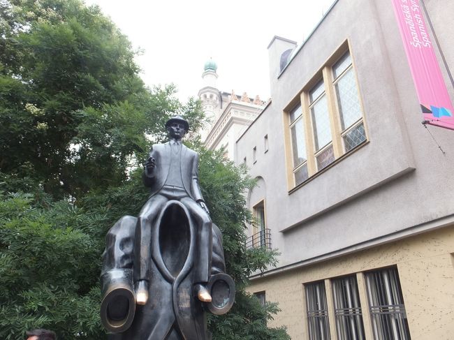 【ユダヤ地区】<br /><br />カフカの像。