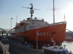 名古屋港に係留展示されている、2代目南極観測船ふじの見学にやってきました。