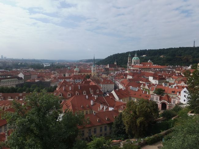 【プラハ城】<br /><br />敷地内を散策