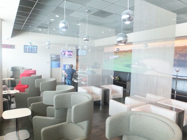 【ヴァーツラフ・ハヴェル・プラハ空港】<br /><br />ラウンジにてしばし休憩