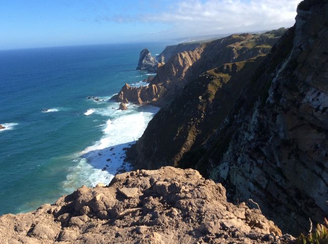 8時台の電車でロカ岬へ<br />途中中学生かな？高校生くらいの集団が一挙に乗車。<br />若さに圧倒されました。<br />旅行客私1人という心細さ。