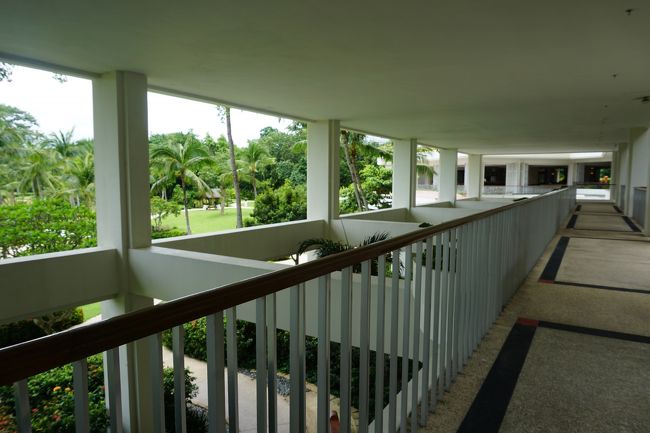 風が気持ちいい渡り廊下。<br /><br /><br />お昼にチェックアウト。<br />素敵だったシャングリラ♪<br />近いし時差もないし、また来ても良いな☆(*^o^)<br />