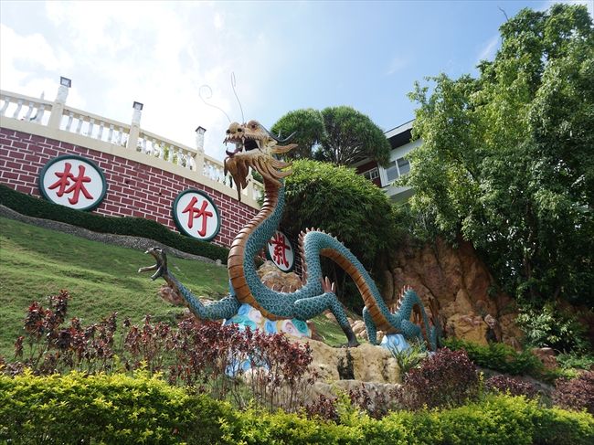 入口に戻ると、