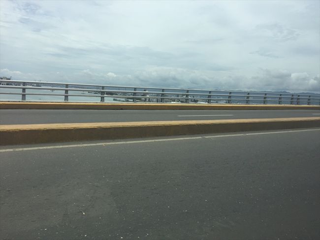 マクタン大橋を渡ってセブ島へ。