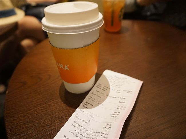 やっぱり空港内寒い。笑<br /><br />フィリピン初スタバで温まる^^