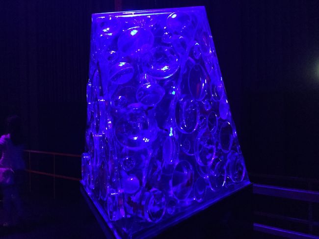 色がどんどん変わります。