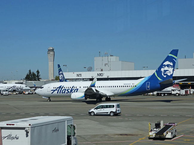 File:McDonnell Douglas MD-83 (DC-9-83), Alaska Airlines